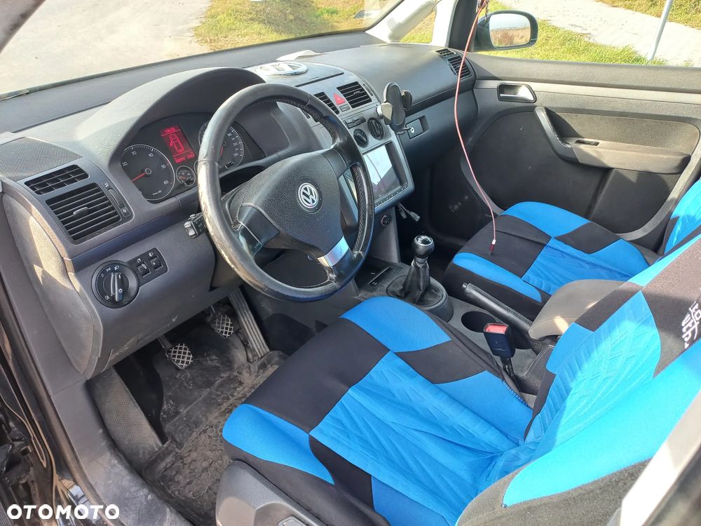 Volkswagen Touran - 6