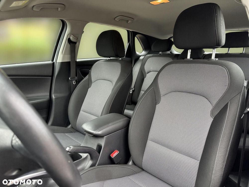 Hyundai i30 1.5 DPI Classic + - 12