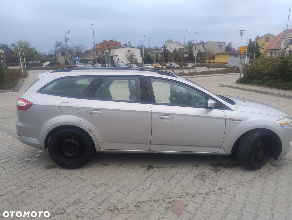 Ford Mondeo 2.0 TDCi Ghia - 11
