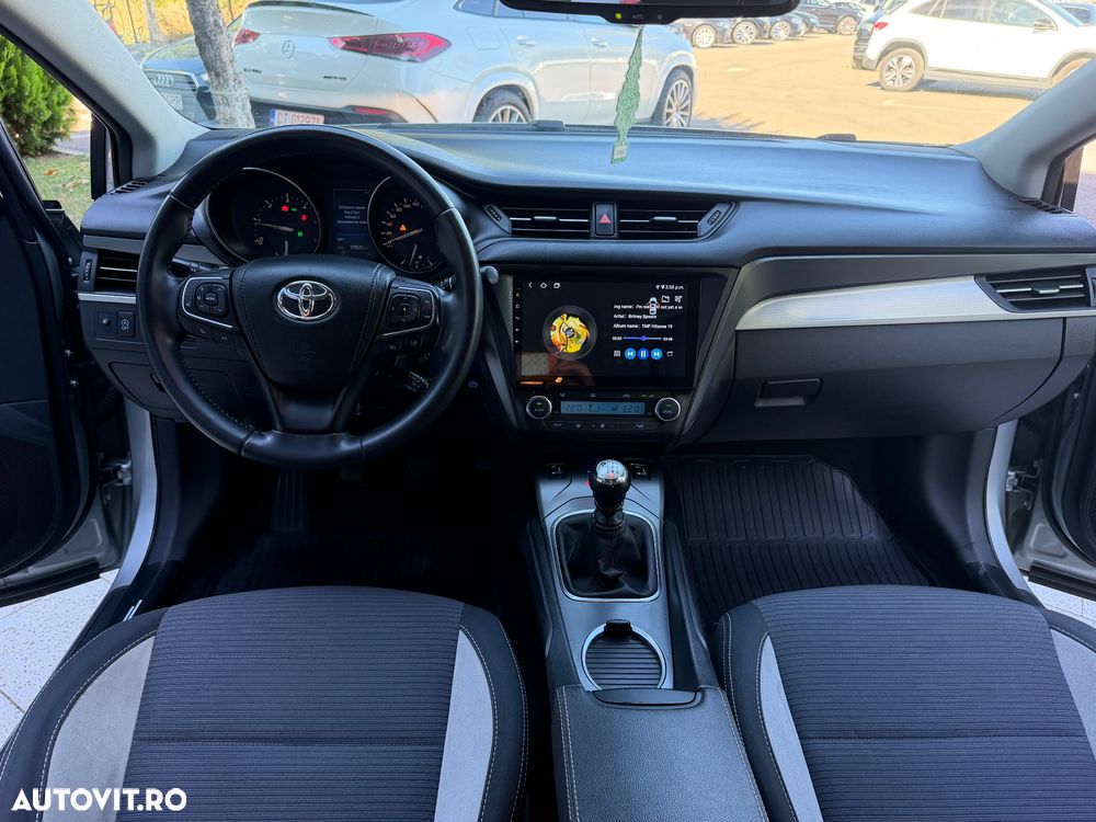 Toyota Avensis 2.0 D-4D Elegance - 6