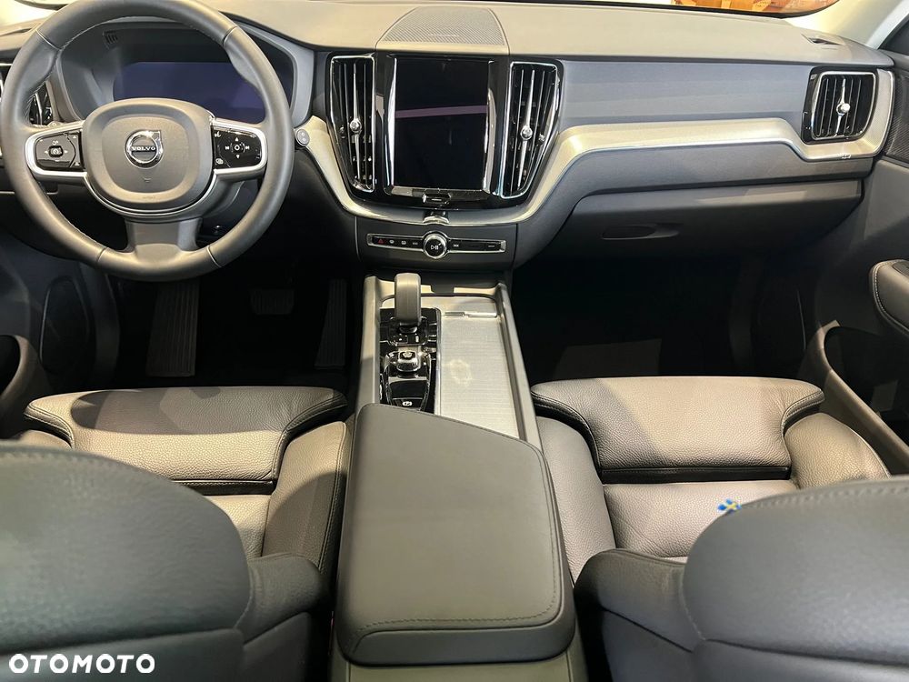 Volvo XC 60 B5 B AWD Plus Dark - 10
