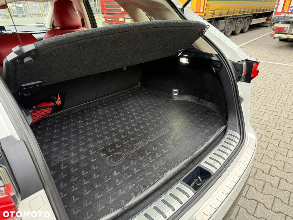Lexus NX 300h Elite 2WD - 11