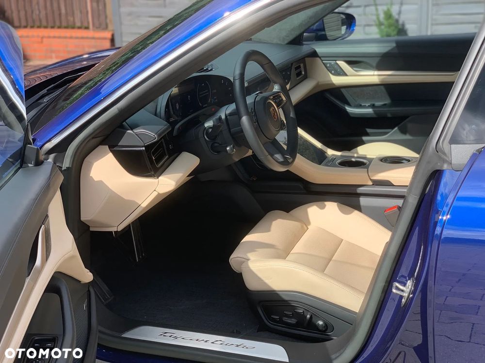 Porsche Taycan - 3