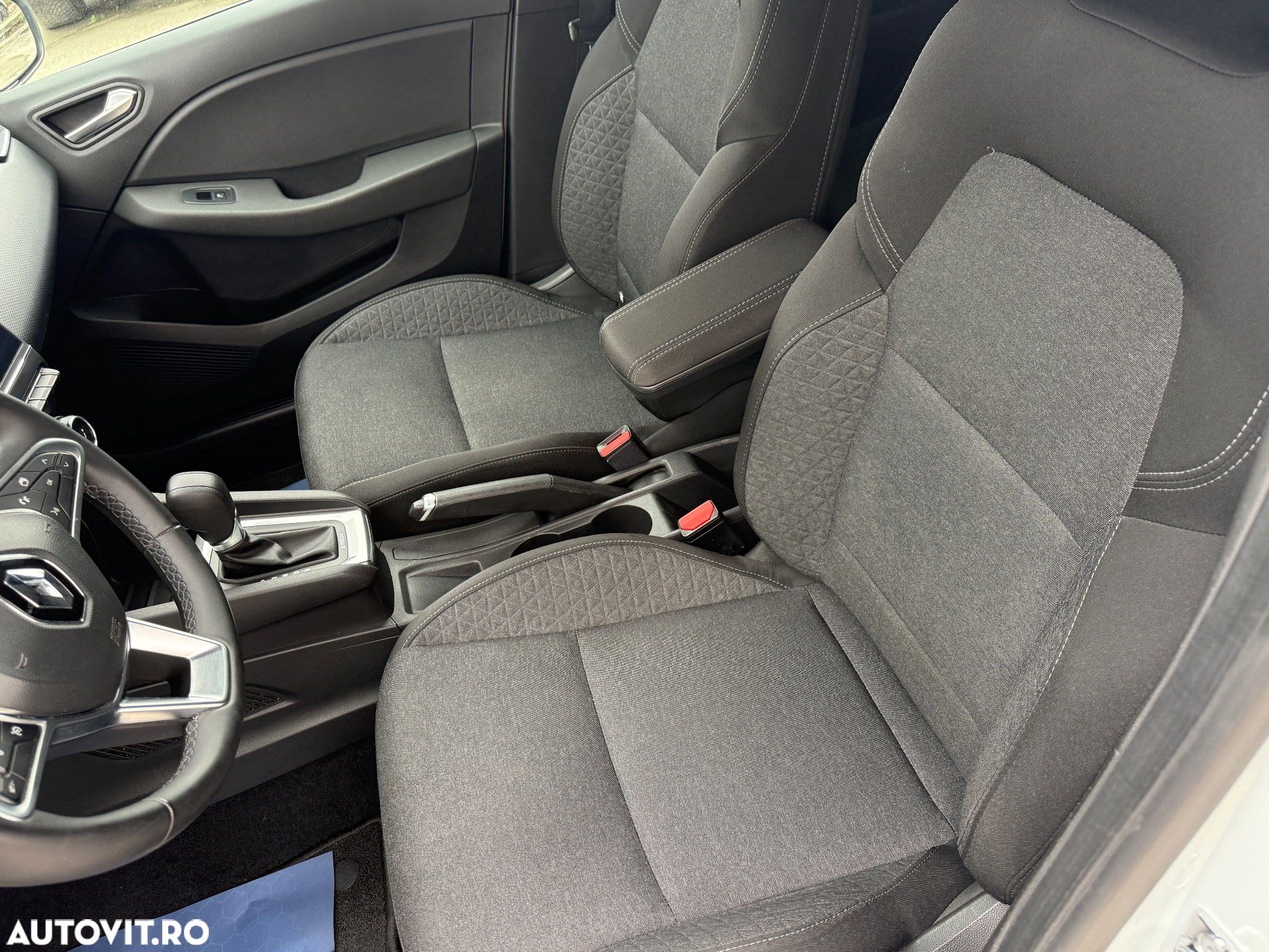 Renault Clio E-TECH Hybrid 140 BUSINESS EDITION - 12