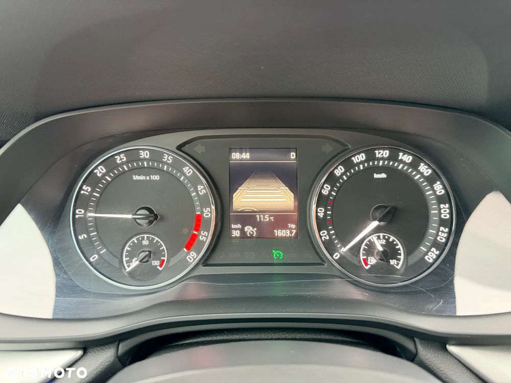 Skoda Octavia 2.0 TDI Ambition DSG - 22