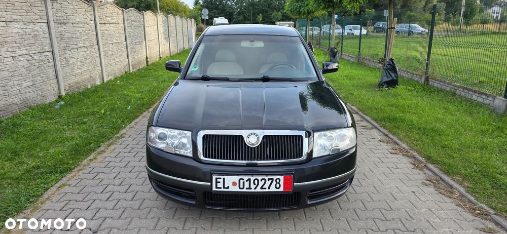 Skoda Superb 2.8 V6 Tiptronic Elegance - 3