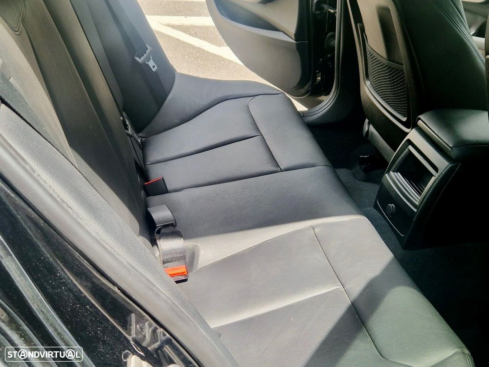 BMW 116 d Line Urban - 13