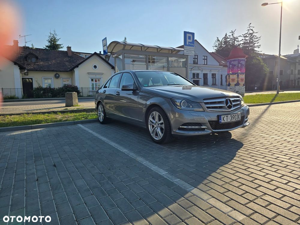 Mercedes-Benz Klasa C 180 CGI BlueEff Avantgarde - 11