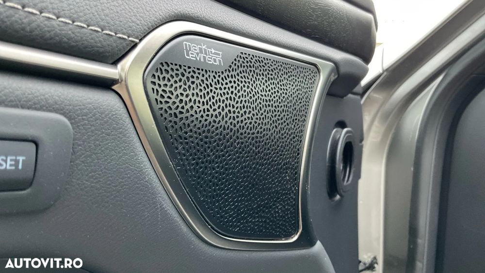 Lexus Seria ES 300h 2.5 TNGA HV 25H- 4X2 CVT Luxury - 24