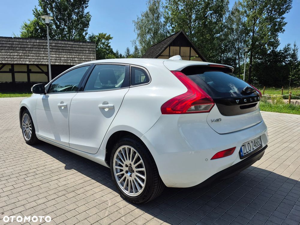 Volvo V40 D2 Momentum - 4
