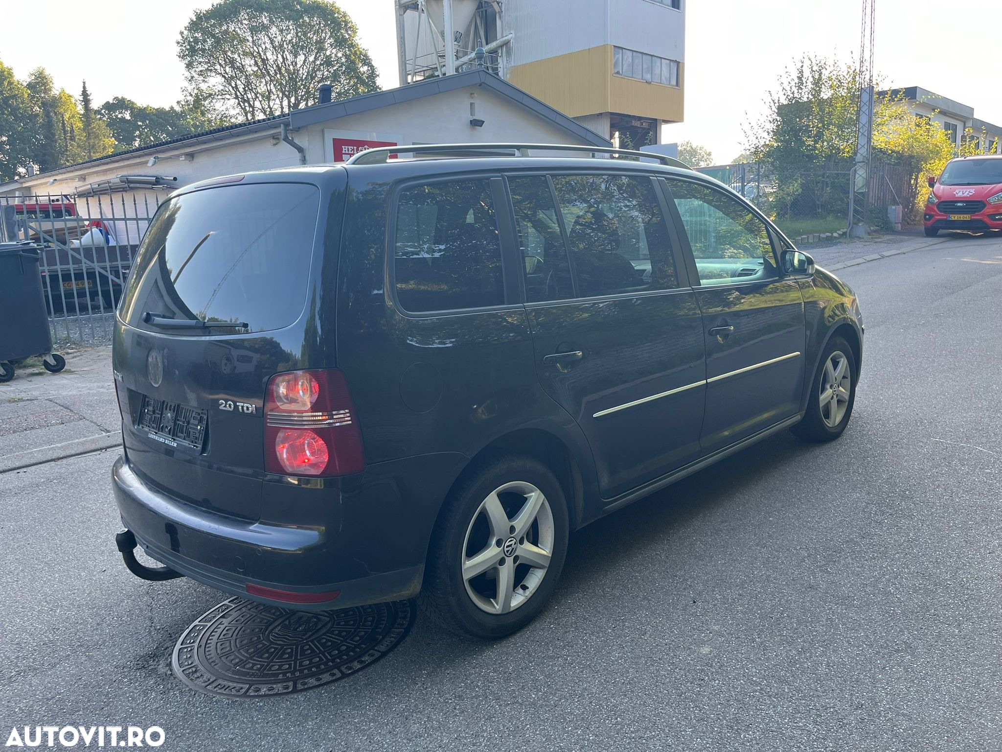 Volkswagen Touran 2.0 TDI DPF DSG Highline - 10