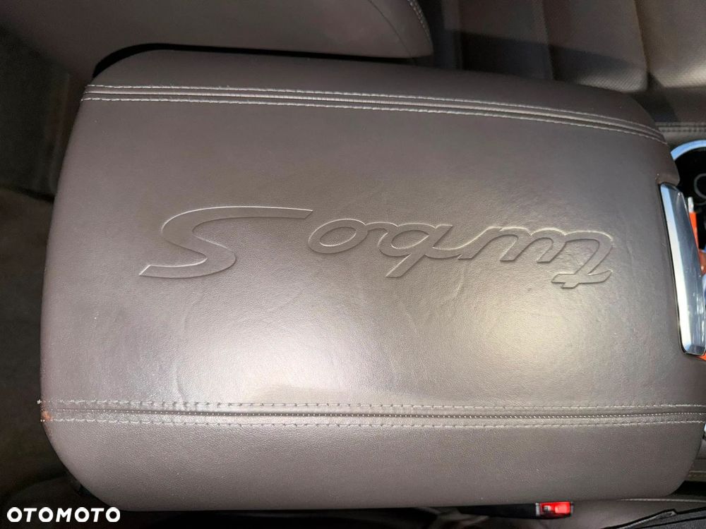 Porsche Cayenne Turbo S - 22