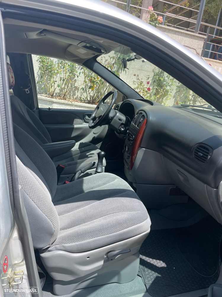 Chrysler Voyager 2.5 CRD SE - 7