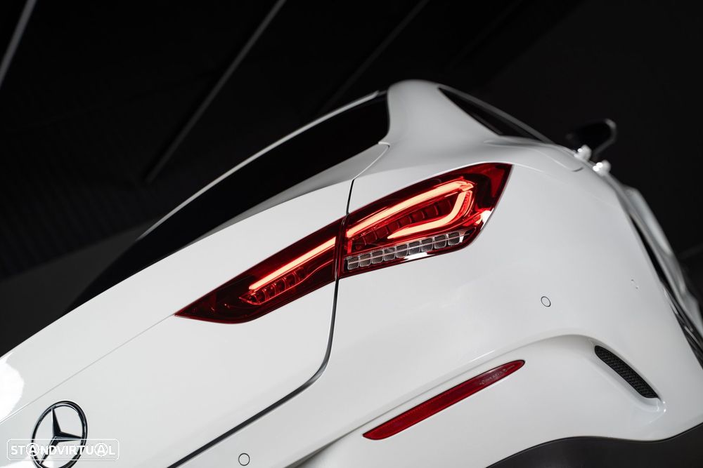 Mercedes-Benz CLA 250 e 8G-DCT AMG Line - 10