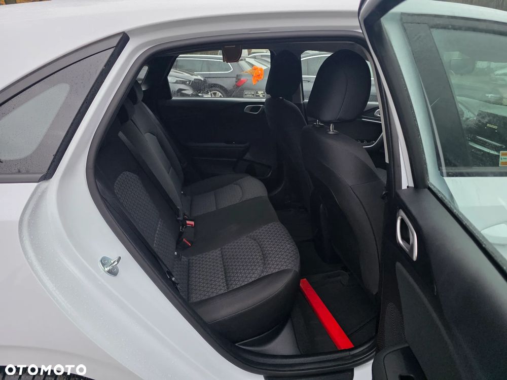 Kia Ceed 1.5 T-GDI S - 13