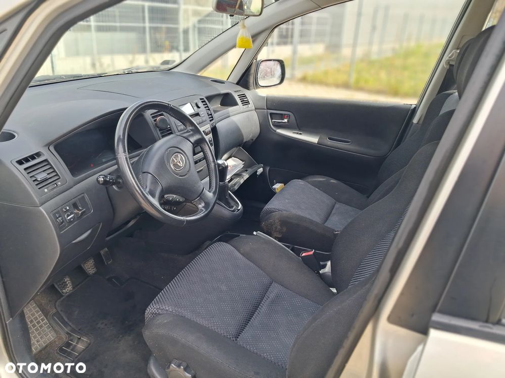 Toyota Corolla Verso 2.0 D-4D Sol - 1