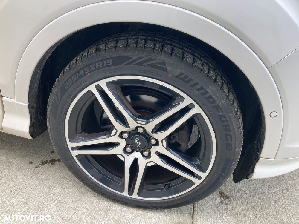 Ford Kuga 2.0 TDCi 4x4 Aut. ST-Line - 39