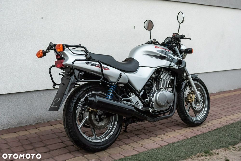 Honda CB - 4