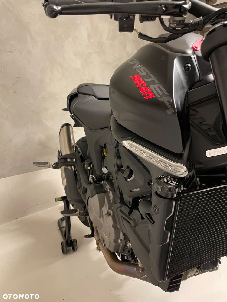 Ducati Monster - 10