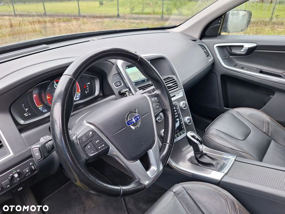 Volvo XC 60 D3 Drive-E Momentum - 17