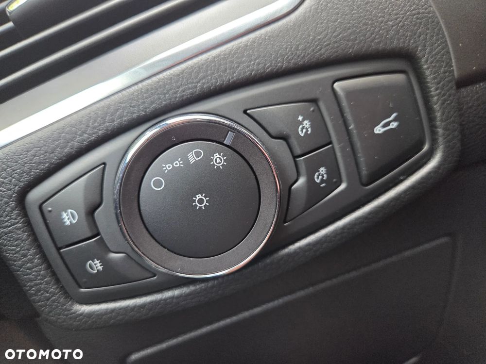 Ford S-Max - 17