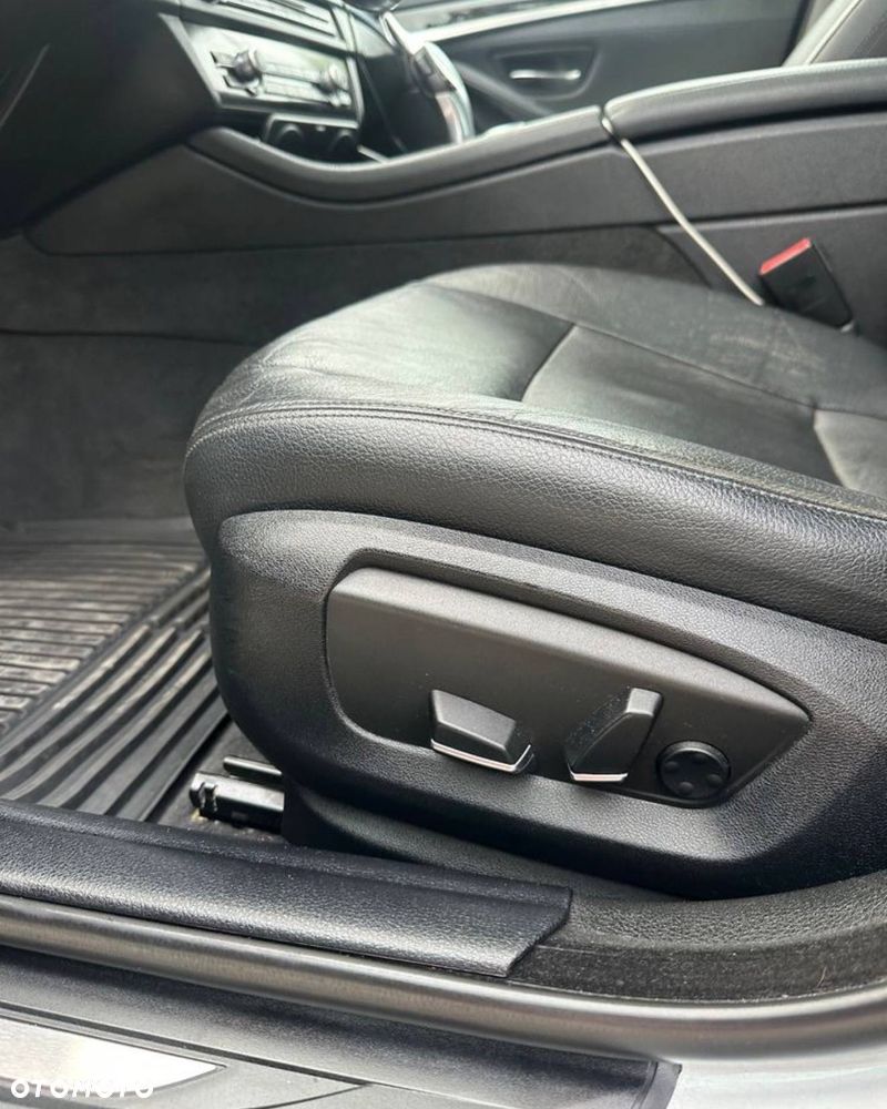 BMW Seria 5 528i - 17