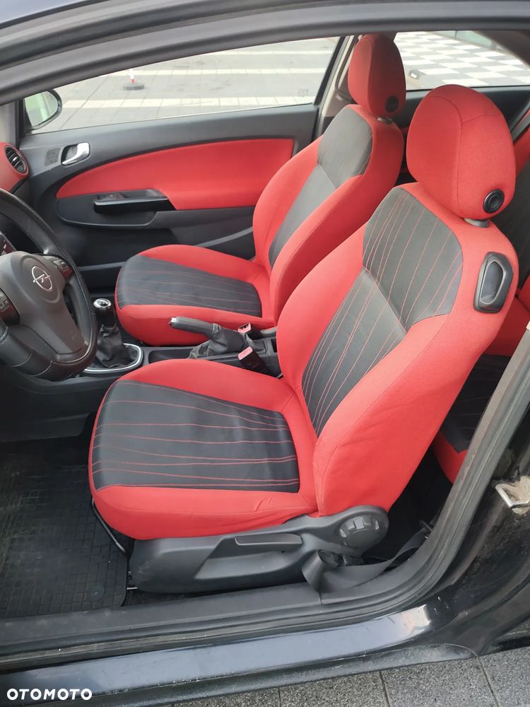 Opel Corsa 1.4 16V Cosmo - 9