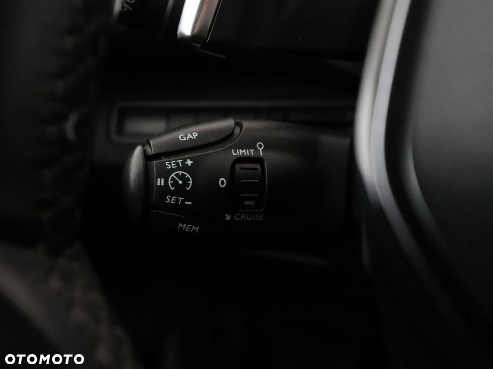 Peugeot 3008 BlueHDi 180 Stop & Start EAT8 Allure - 35