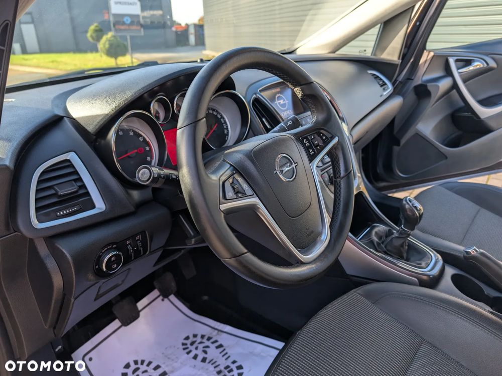 Opel Astra 1.4 Turbo - 26