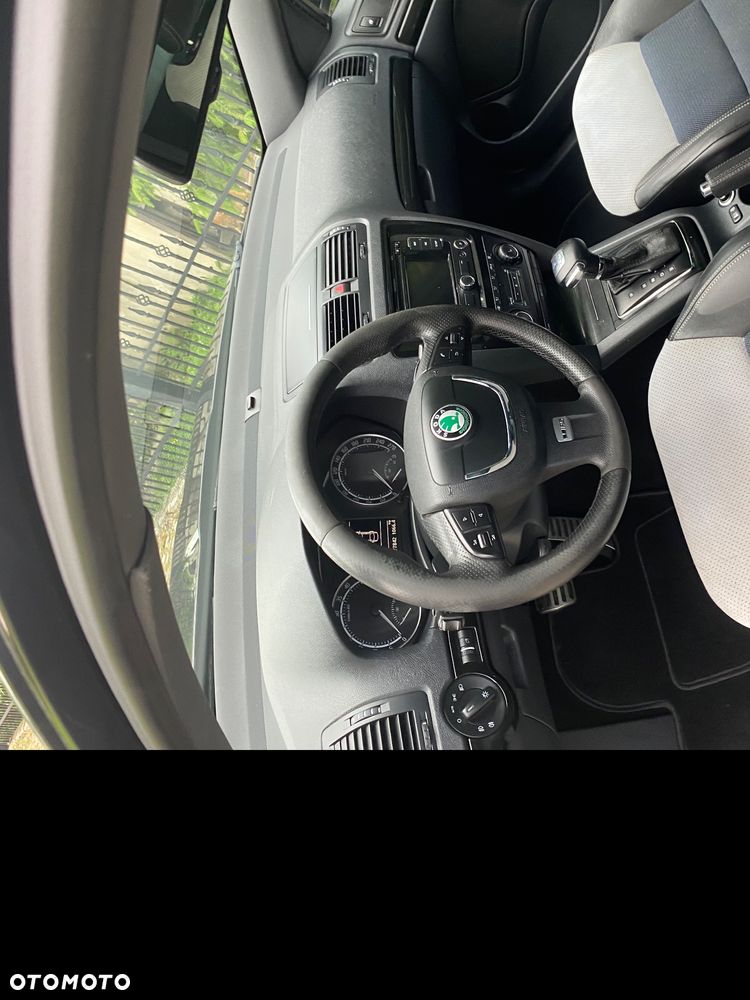 Skoda Octavia 2.0 TDI DPF RS DSG - 28
