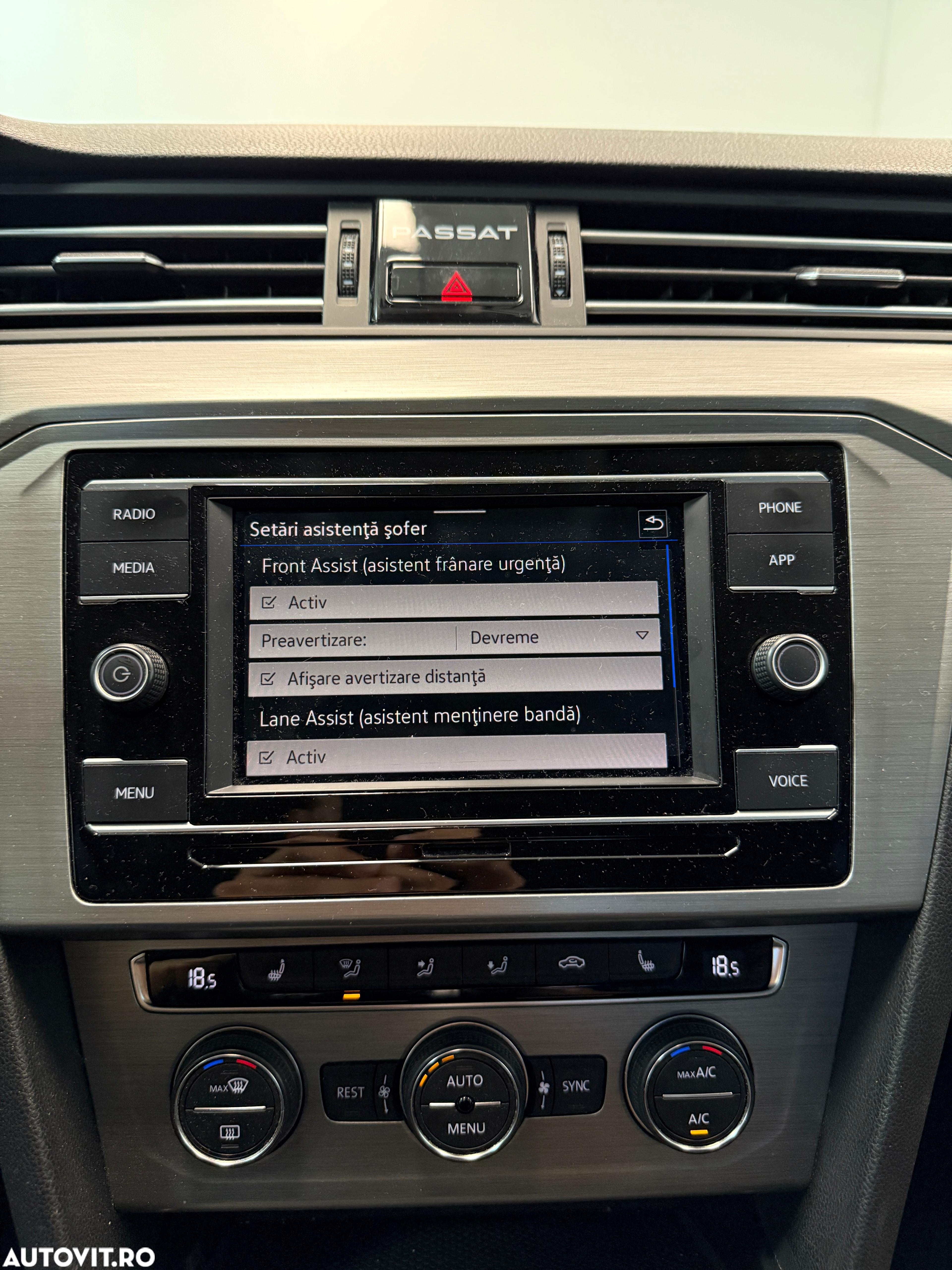 Volkswagen Passat 1.6 TDI DSG Comfortline - 26