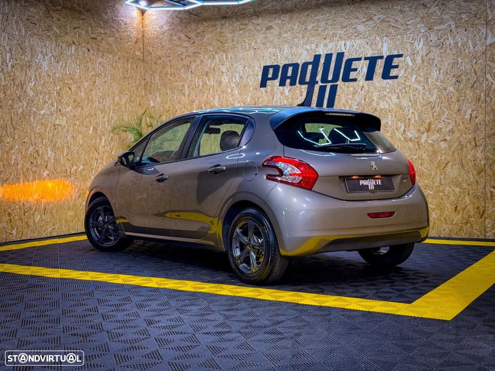 Peugeot 208 1.6 e-HDi SE Style - 26