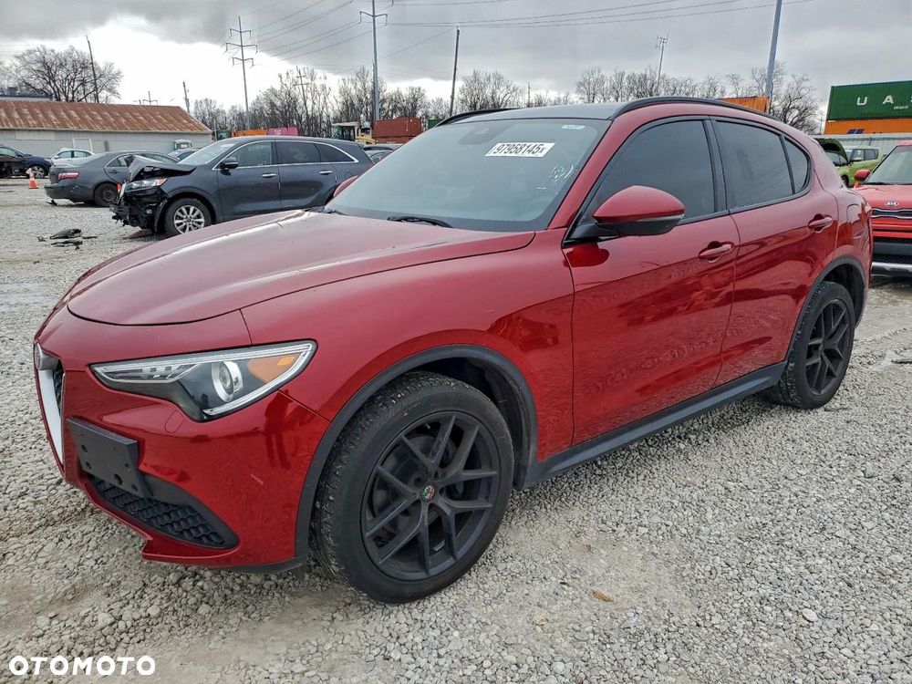 Alfa Romeo Stelvio - 1