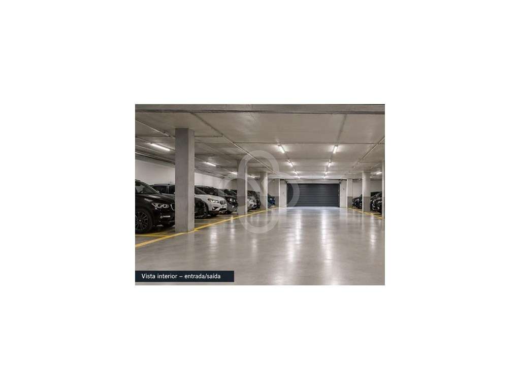 Garagem com 27 lugares de estacionamento em Sacavém, próximo de ser... - Grande imagem: 3/8
