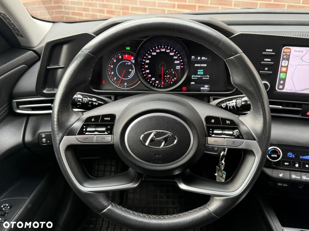 Hyundai Elantra 1.6 Smart CVT - 24