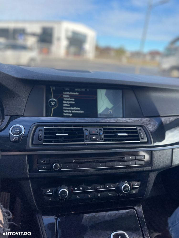 BMW Seria 5 520i Aut. Luxury Line - 19