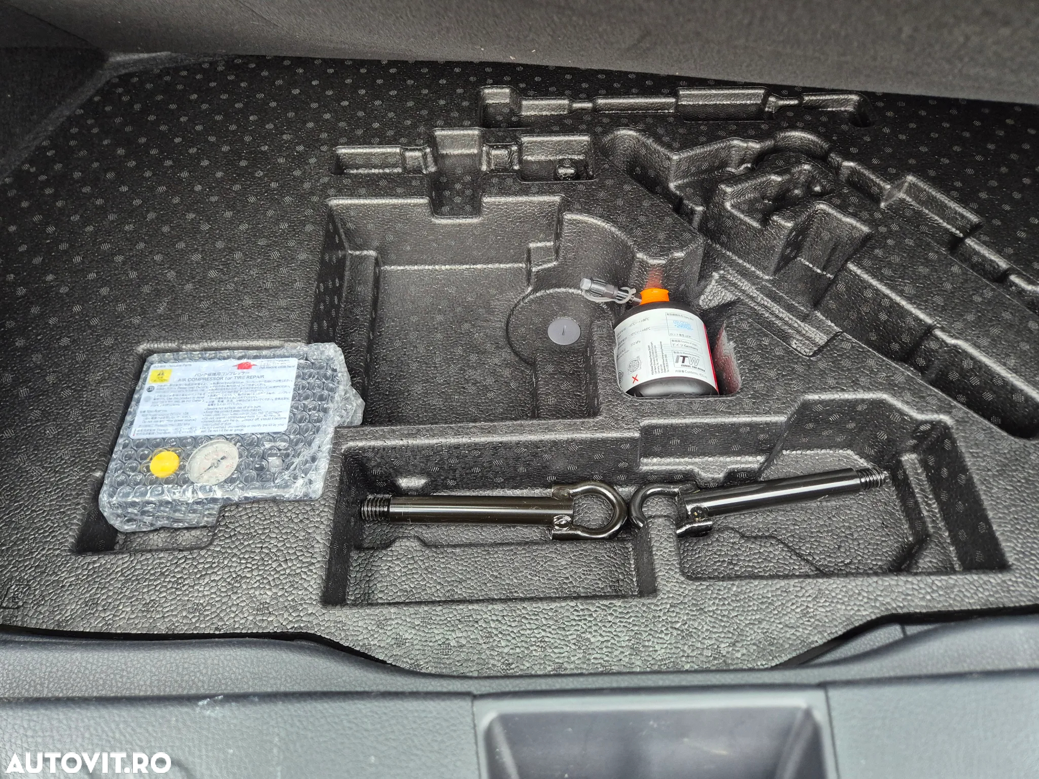 Toyota C-HR 1.8 Hybrid Business Edition - 22