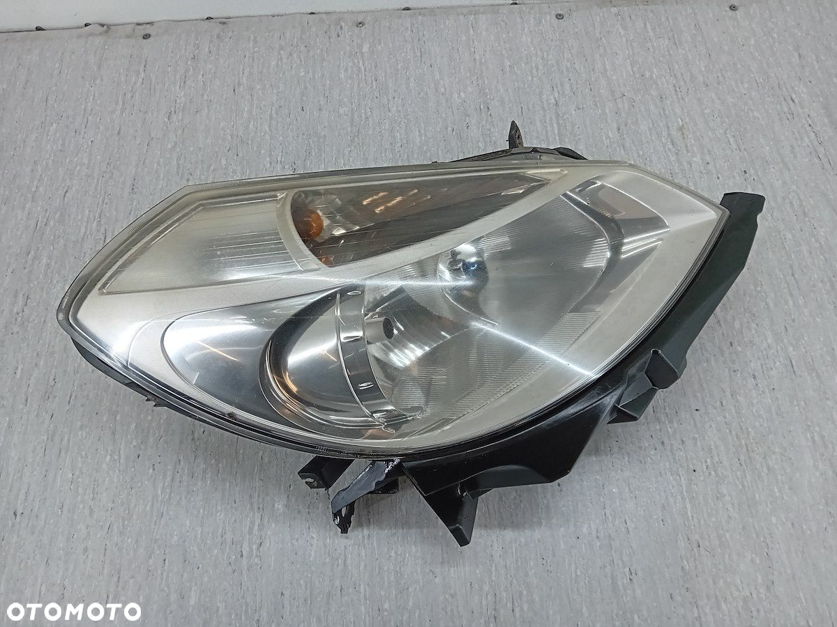 LAMPA PRZÓD PRAWA RENAULT CLIO III 8200459823 89900158 - 5