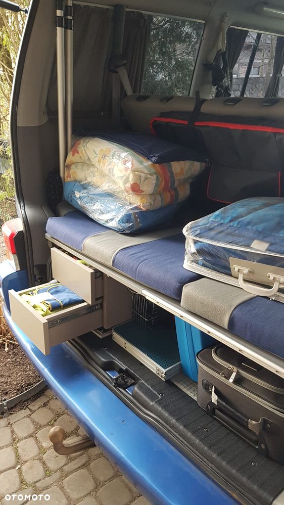 Volkswagen Multivan - 13