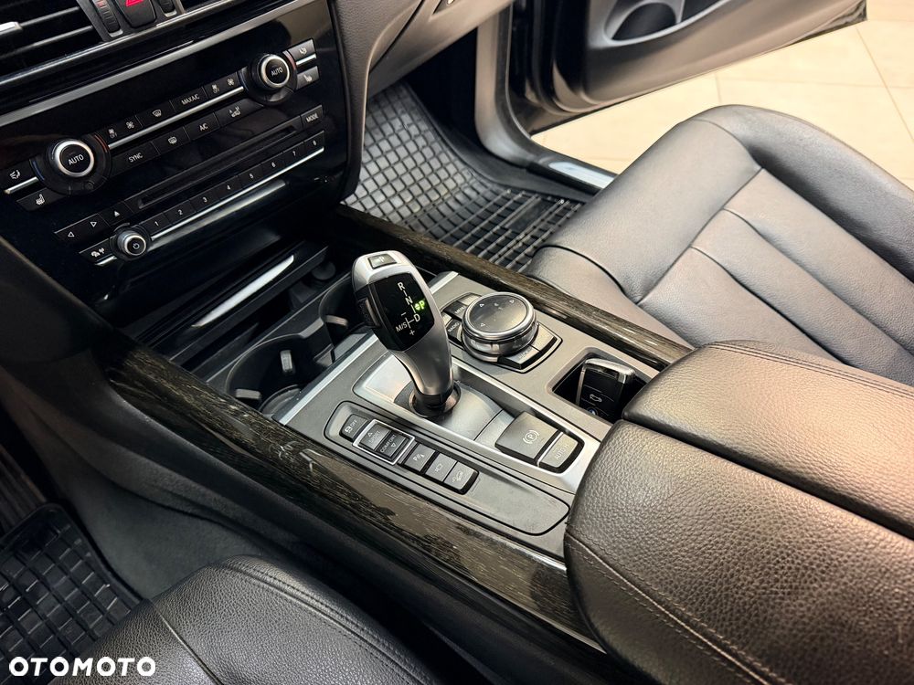 BMW X5 xDrive40d - 26