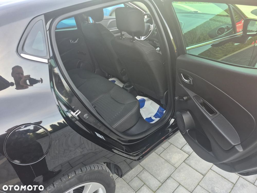 Renault Clio - 25