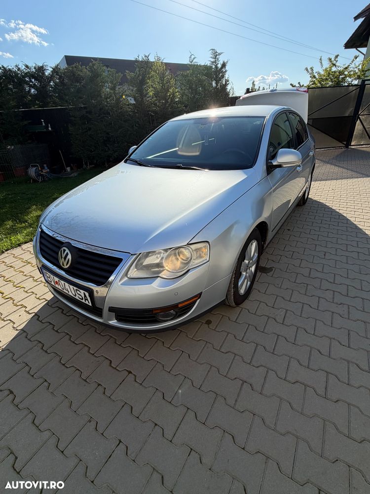Volkswagen Passat - 1