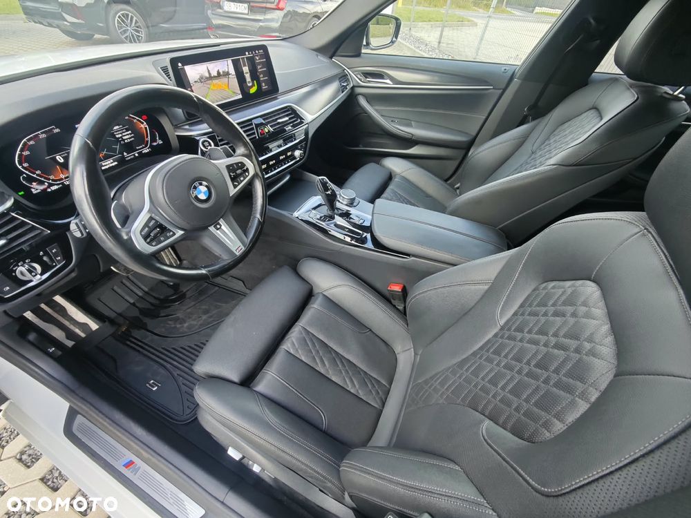 BMW Seria 5 520d xDrive M Sport sport - 9