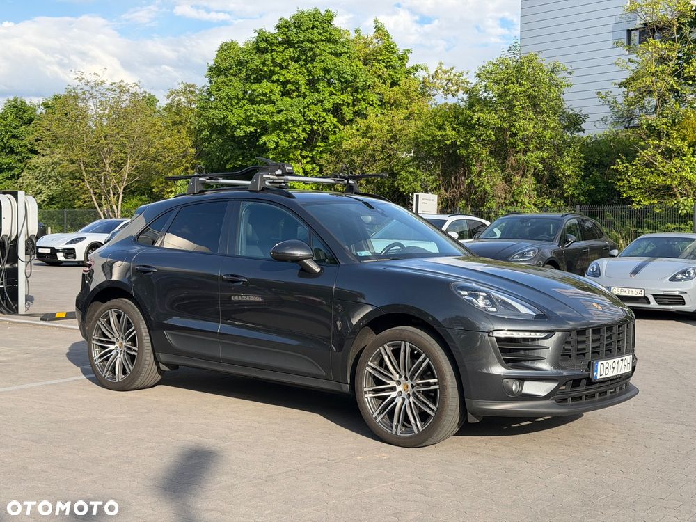 Porsche Macan - 1