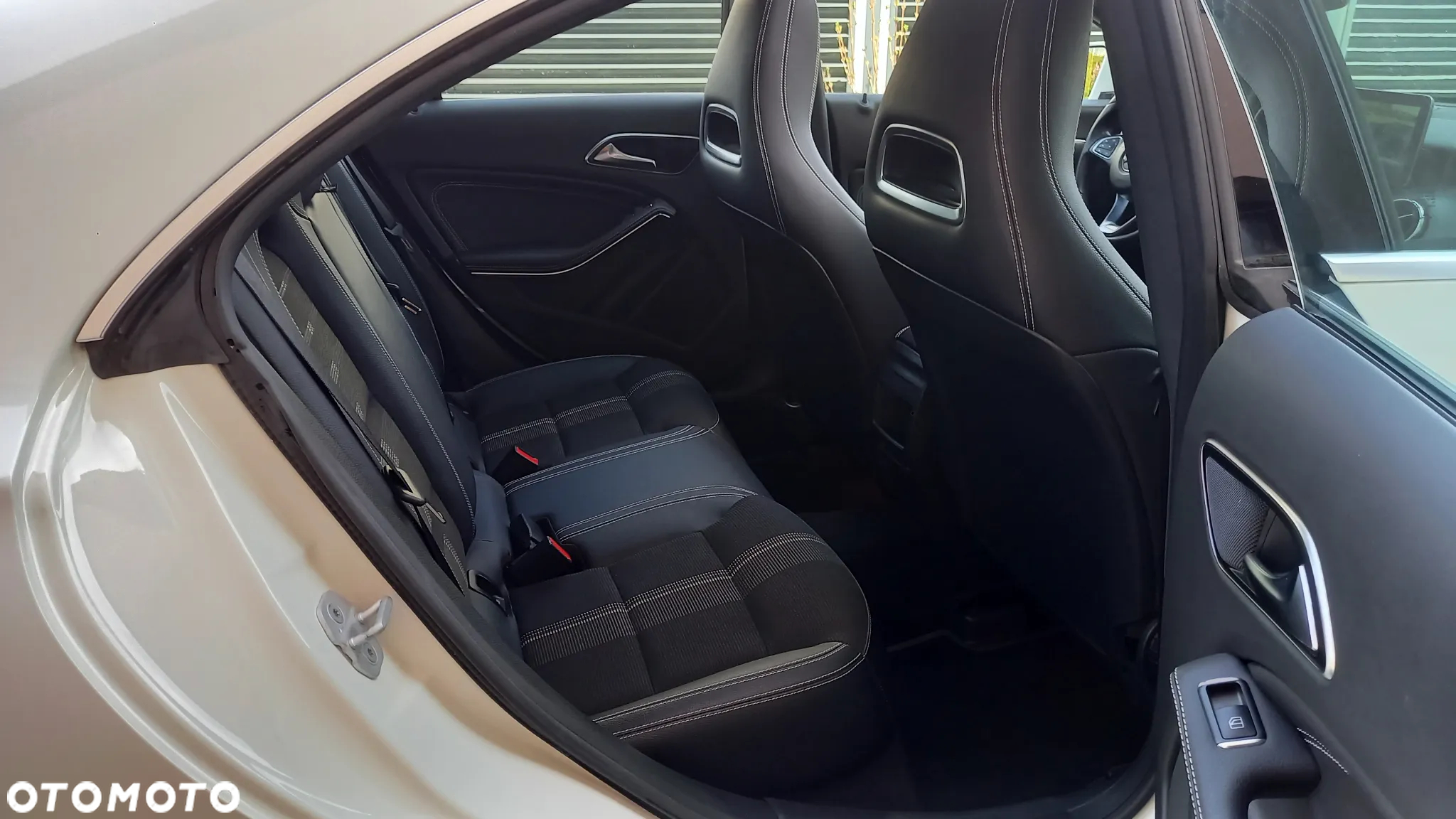 Mercedes-Benz CLA 200 - 9