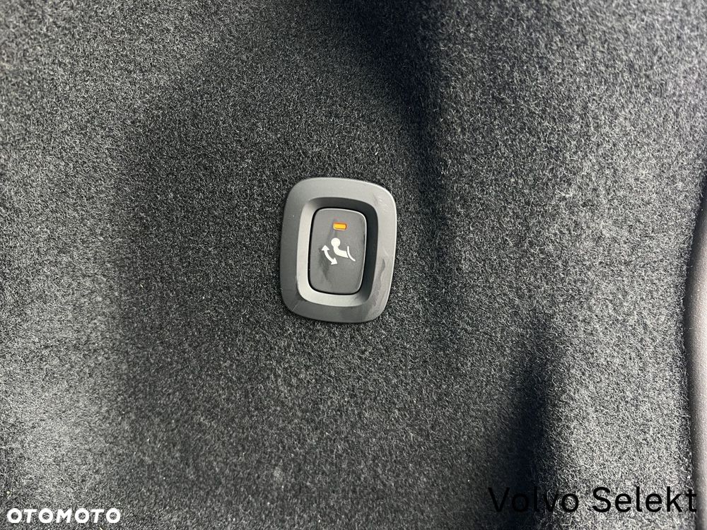 Volvo XC 60 T6 AWD Recharge Plus Black Edition - 24