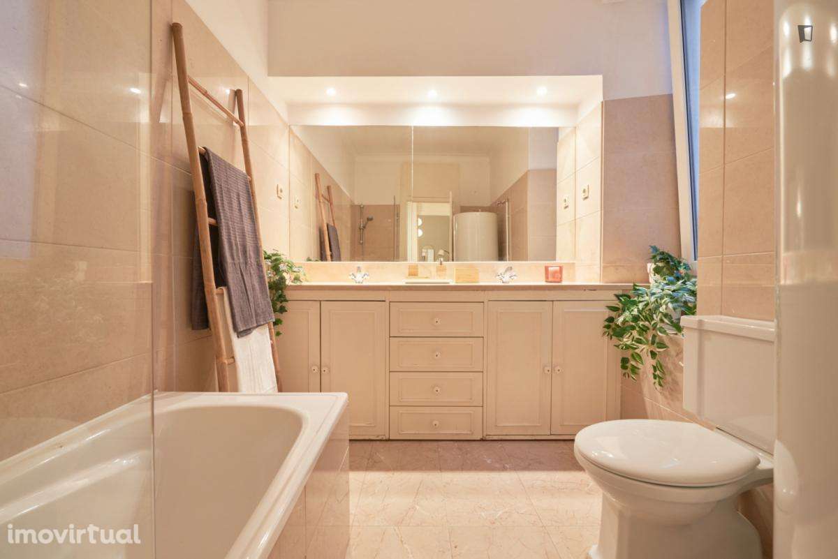 Quarto - localizado em Marquês de Pombal Lisbon - Grande imagem: 3/60