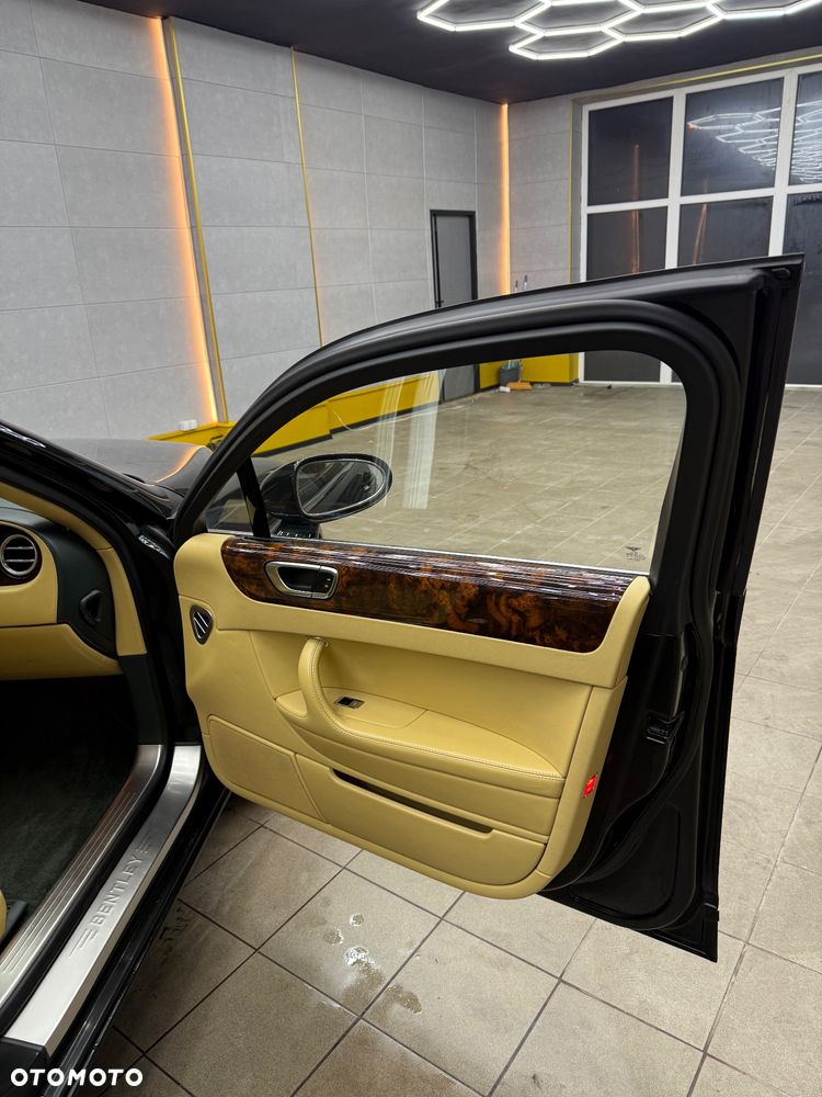 Bentley Flying Spur - 11