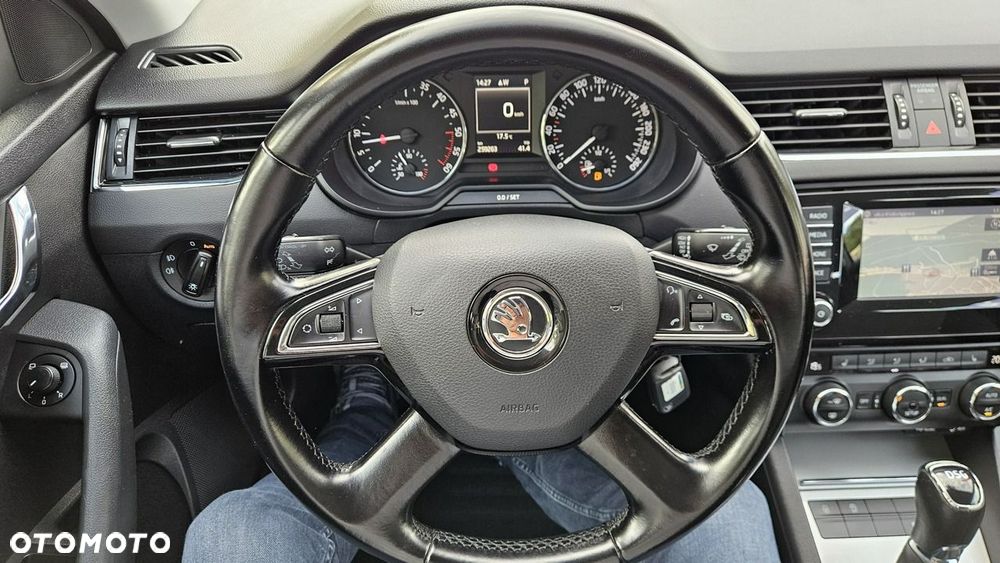 Skoda Octavia 1.6 TDI Ambiente DSG - 25
