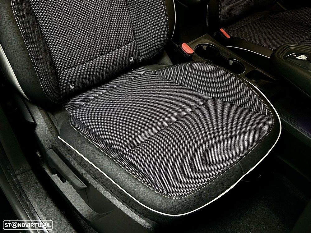 Renault Captur E-TECH 160 INTENS - 43